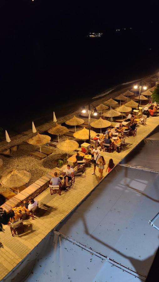 Sunset Boulevard Hotel Qëparo Exteriér fotografie