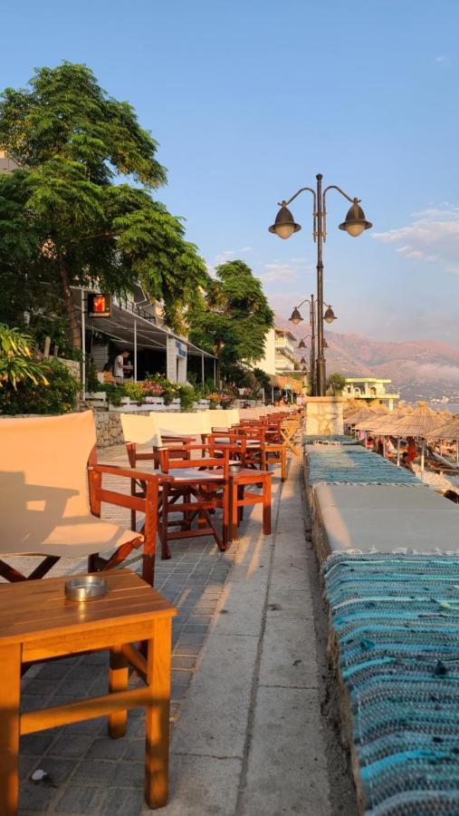 Sunset Boulevard Hotel Qëparo Exteriér fotografie